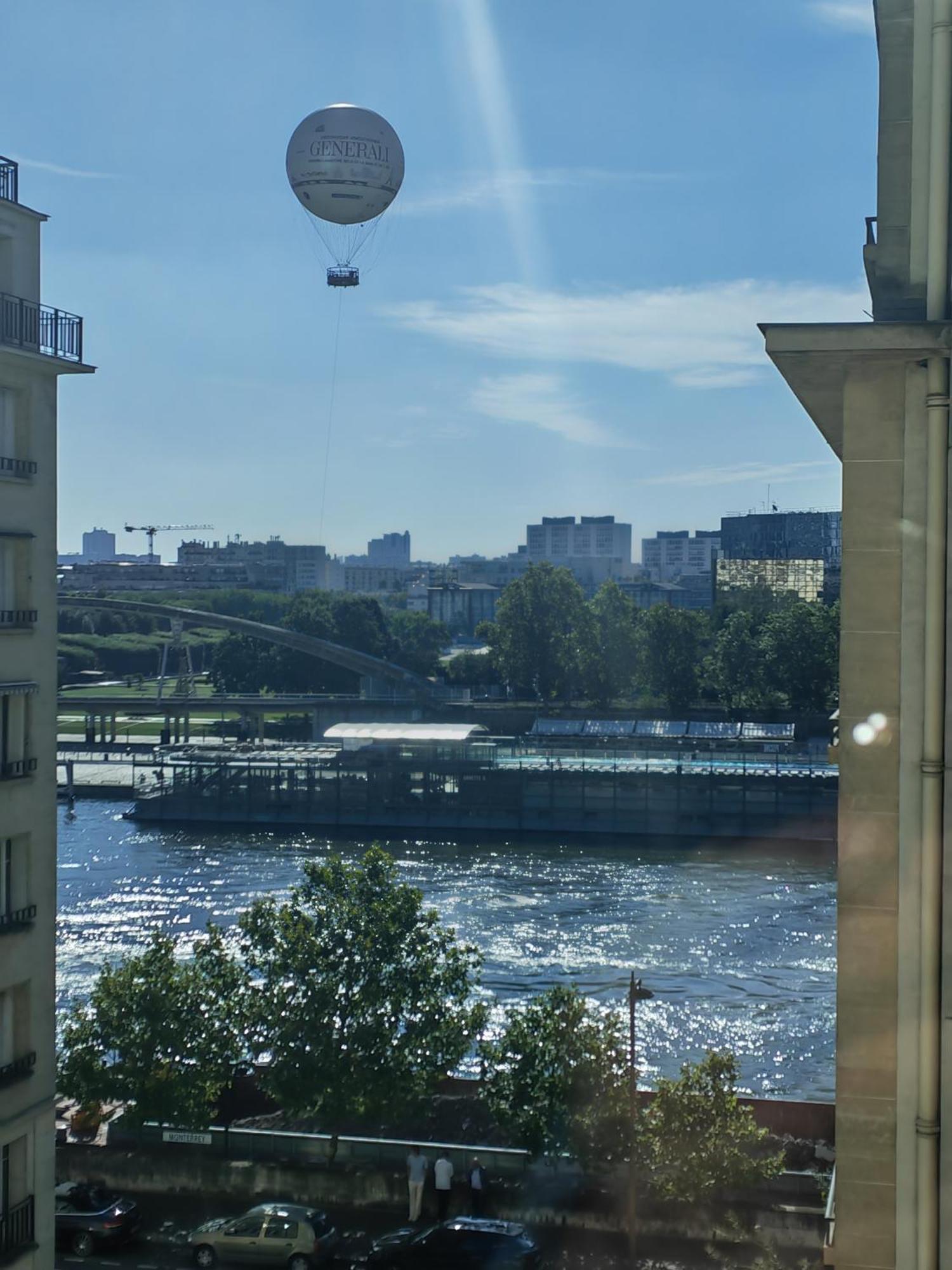 View Sur La Seine Apartment Paris Exterior foto